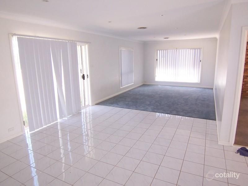 6b Crump Cl, Griffith, NSW 2680