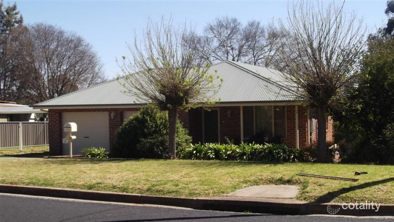 2a Newcombe St, Cowra, NSW 2794