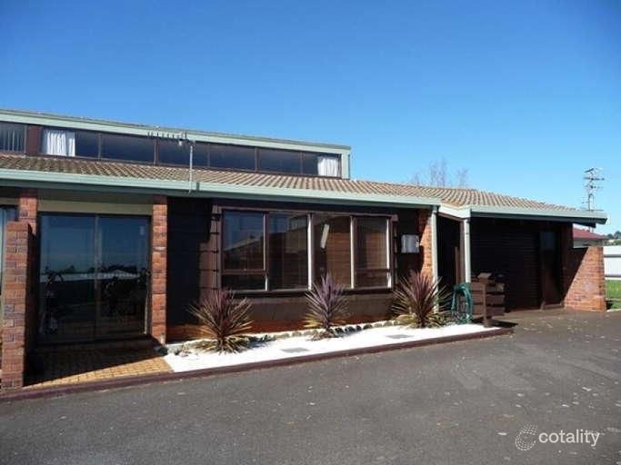 4/4 Federal St, Upper Burnie, TAS 7320