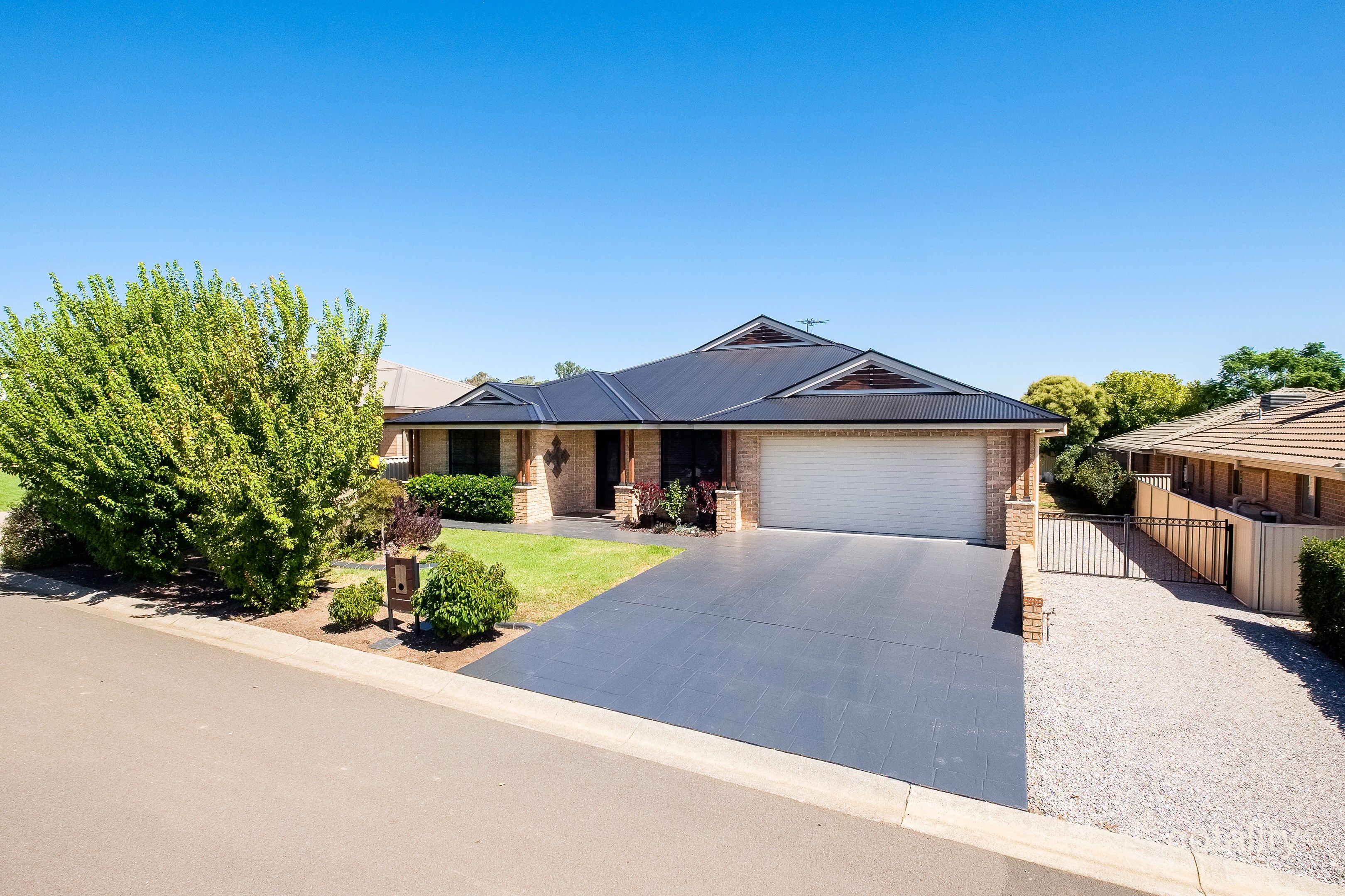 11 Cassia Pl, Calala, NSW 2340