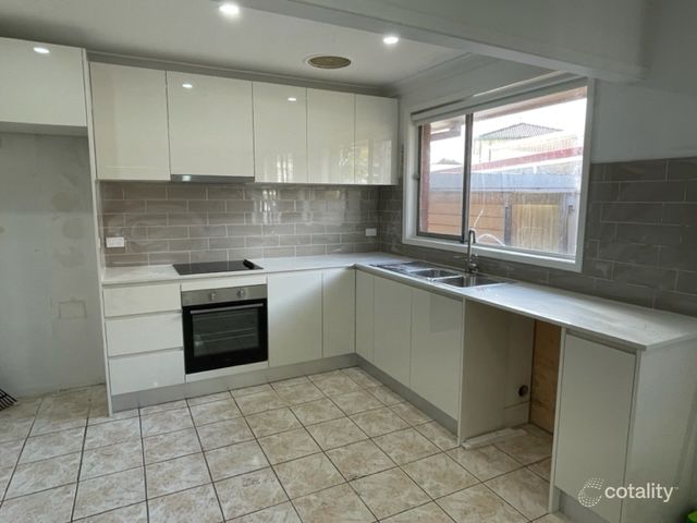 18 Carrington Cct, Leumeah, NSW 2560