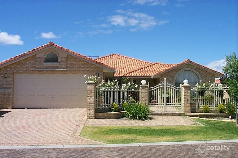 2 Moline Ct, Churchlands, WA 6018
