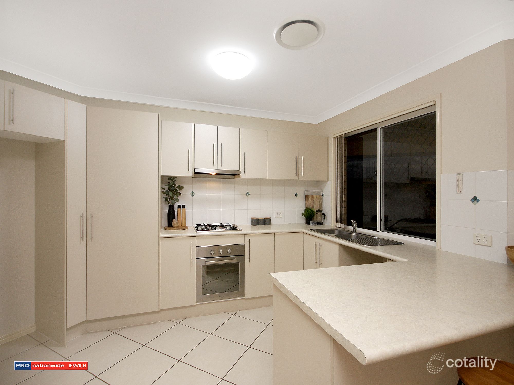 2 Benjamin Ct, Yamanto, QLD 4305