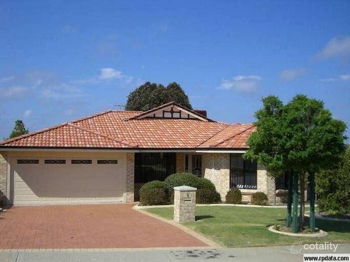6 Blairgowie Hts, Kinross, WA 6028