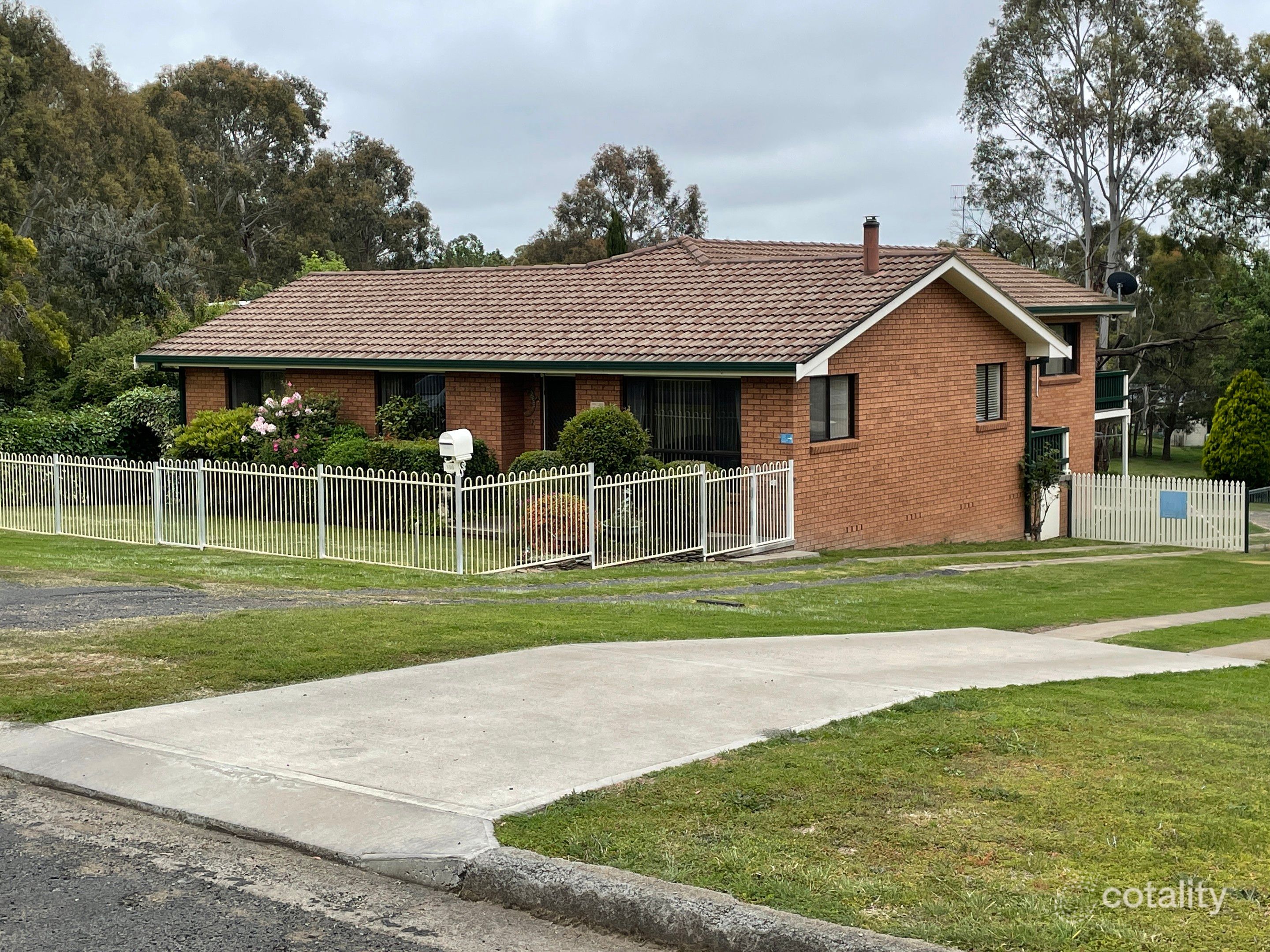 186w Croudace St, Walcha, NSW 2354