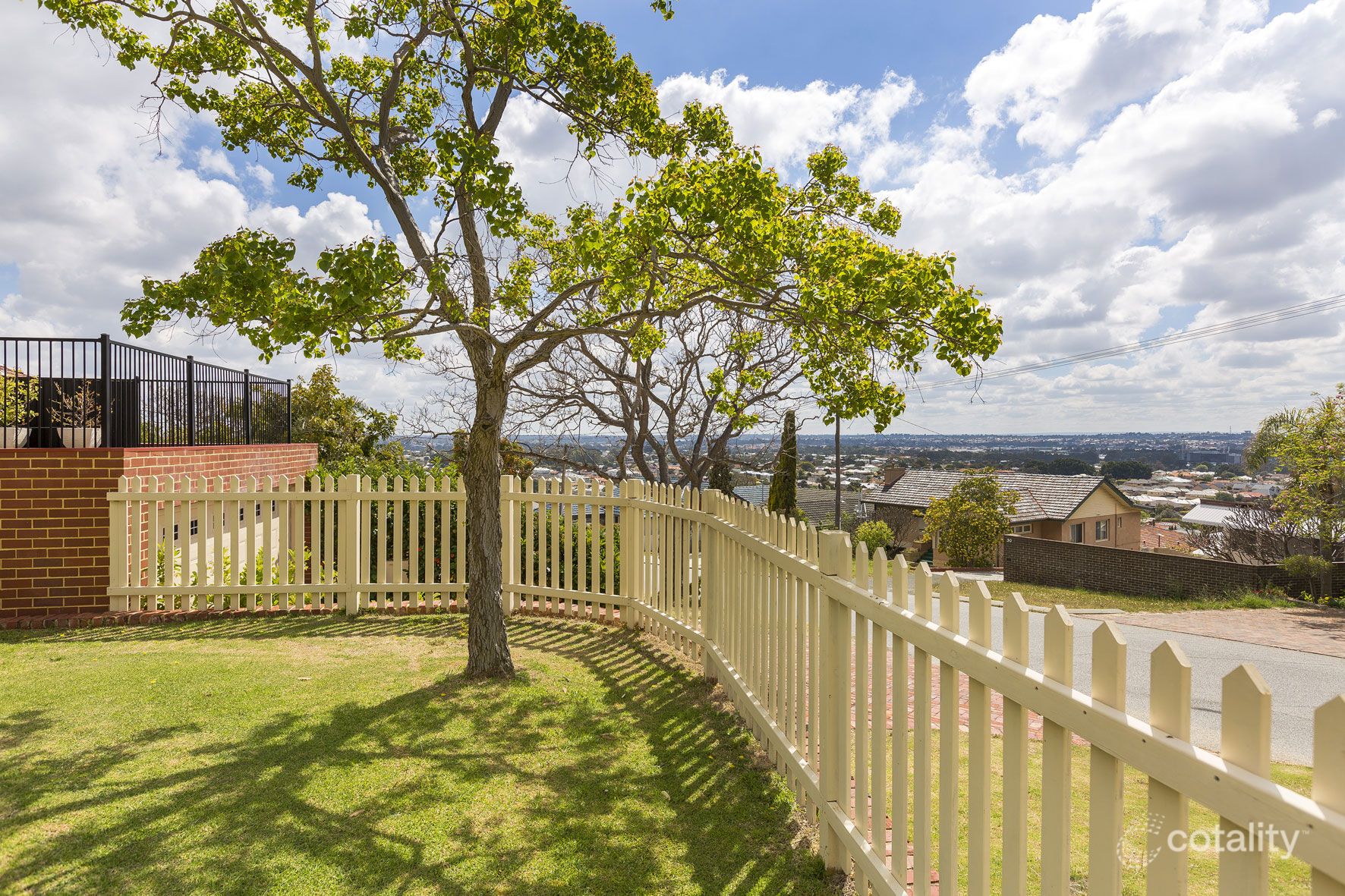 29 Sydenham Rd, Doubleview, WA 6018