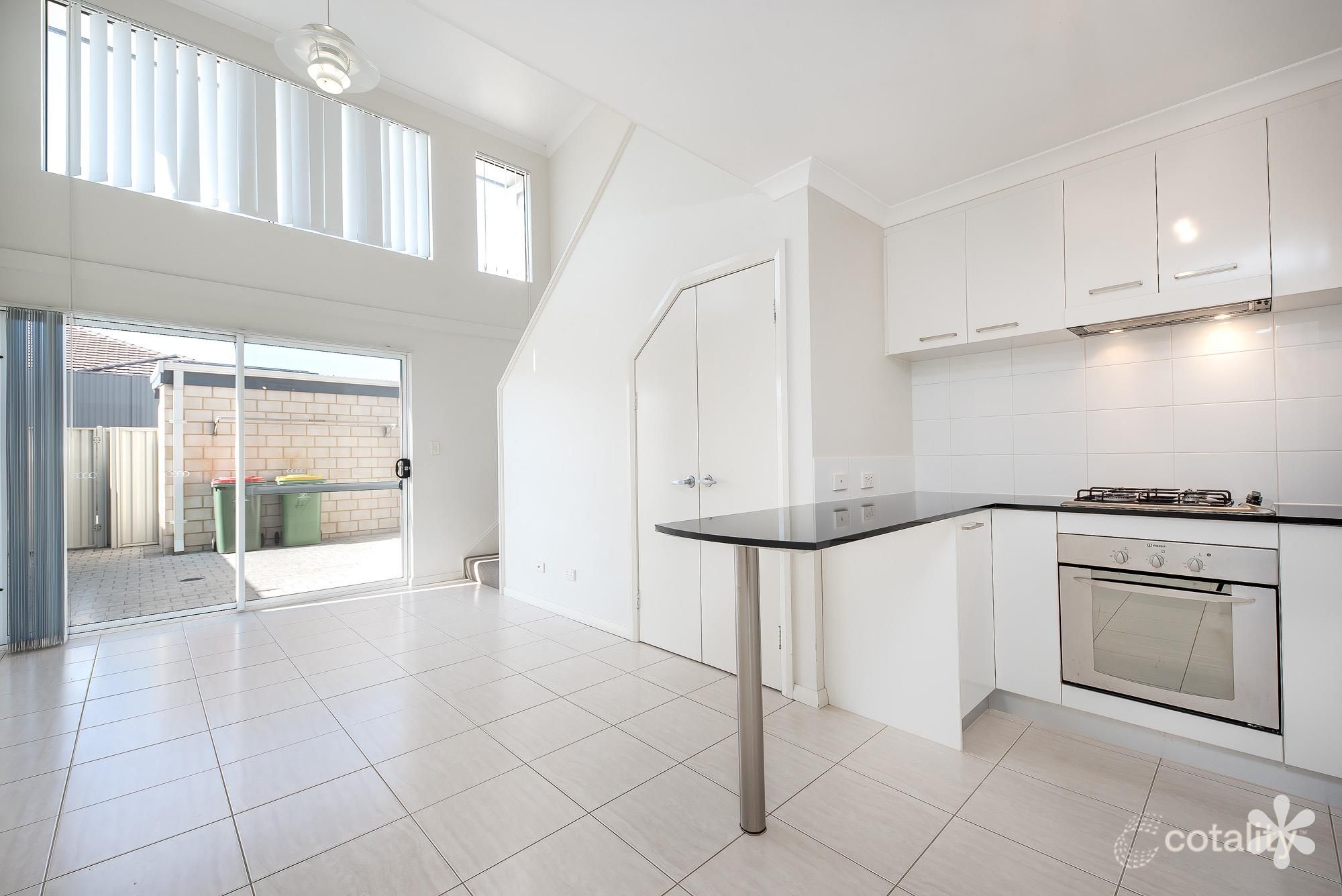 4/1 Positano Cres, Yangebup, WA 6164