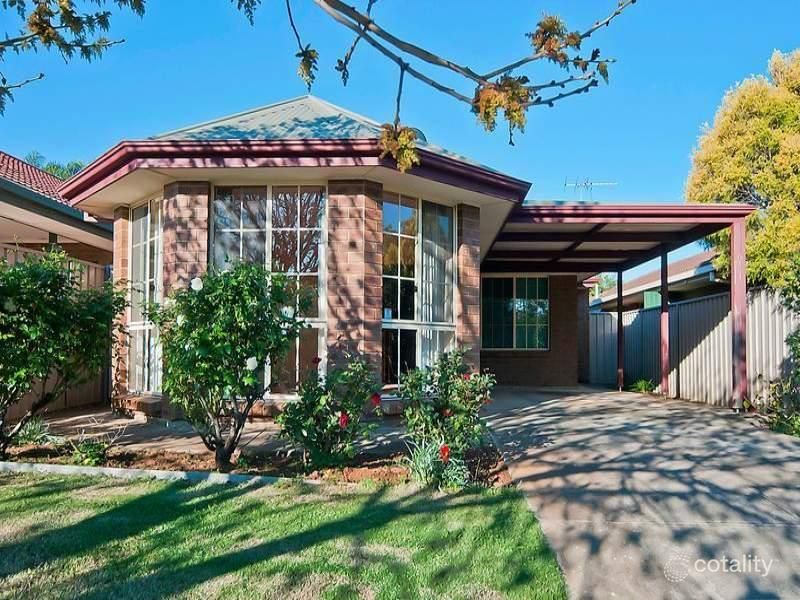 17 Boronia Ct, Craigmore, SA 5114