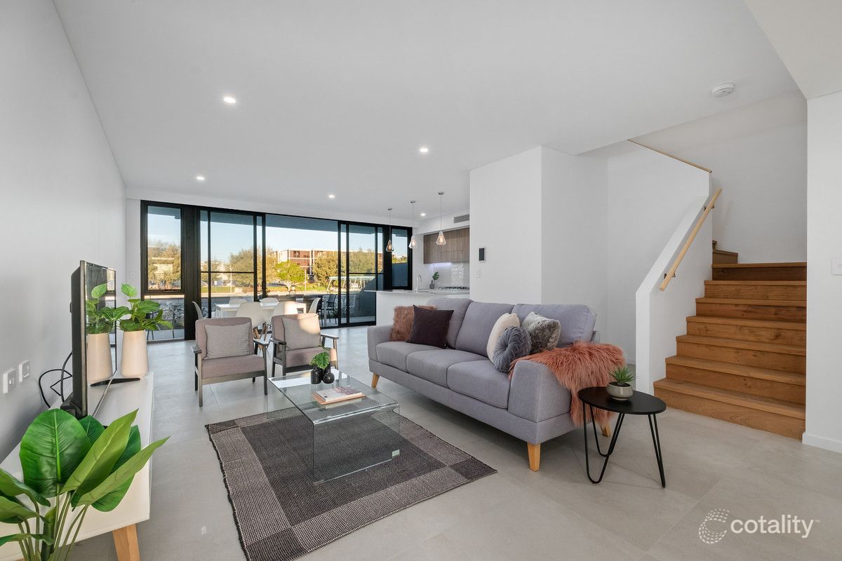 18 Maraboo Loop, North Coogee, WA 6163