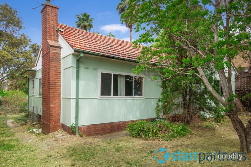 8 Dellwood St, South Granville, NSW 2142