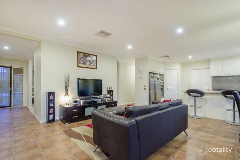 6 Eildon Ave, Manor Lakes, VIC 3024
