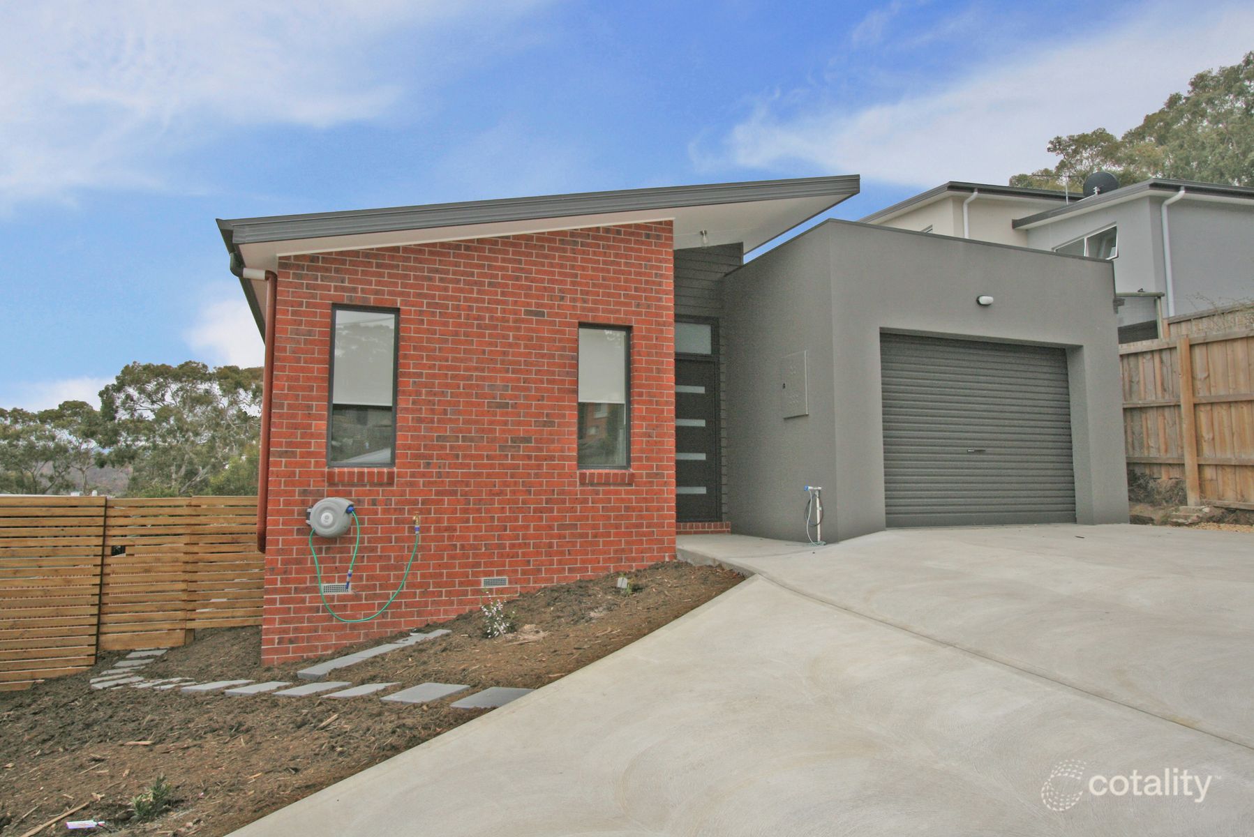 35 Begonia St, Lindisfarne, TAS 7015