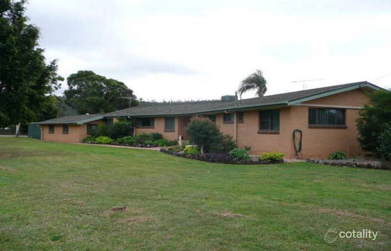 8 Debra St, Withcott, QLD 4352