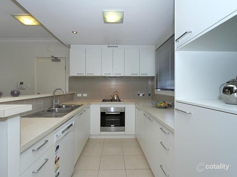 33/2 Stockton Bend, Cockburn Central, WA 6164