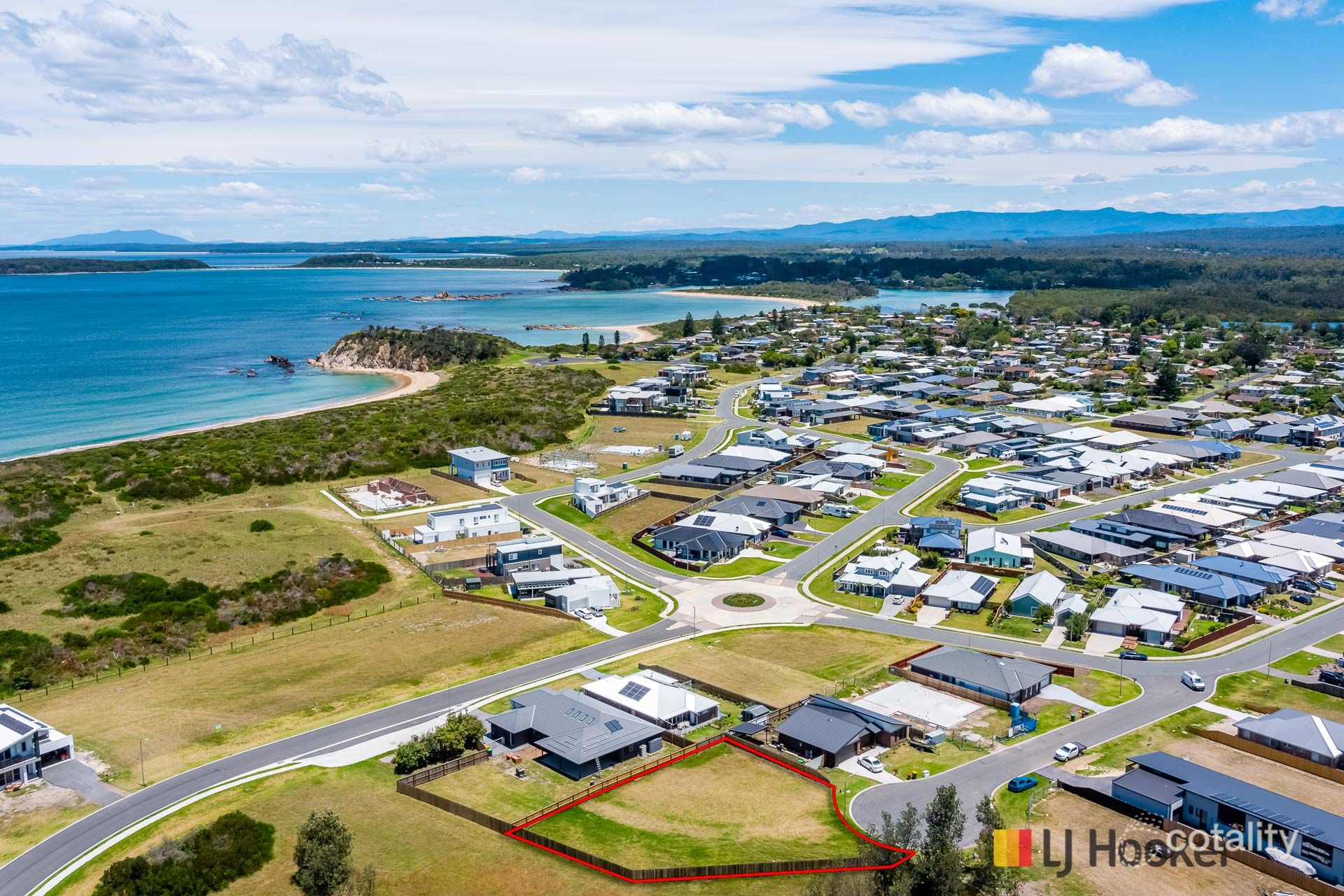 8 Akin Pl, Tomakin, NSW 2537