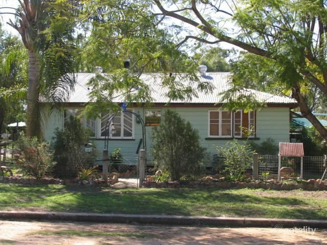 17 Gormleys Rd, Chinchilla, QLD 4413
