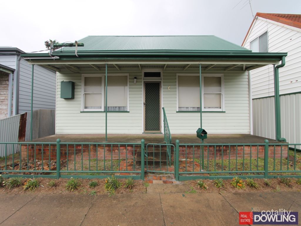 6 Queen St, Stockton, NSW 2295