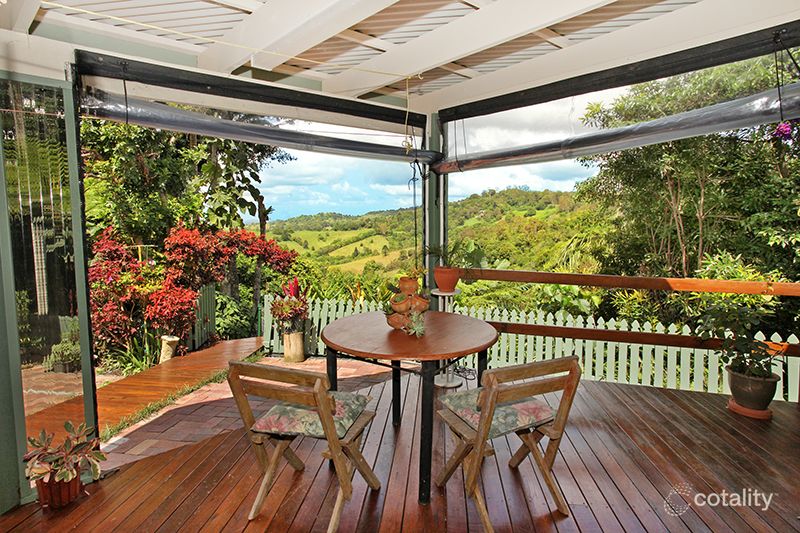 6 Maple Ave, Mapleton, QLD 4560