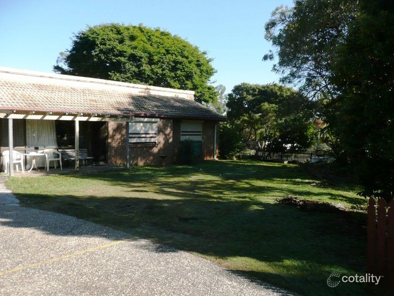 1 Poinciana Ave, Victoria Point, QLD 4165