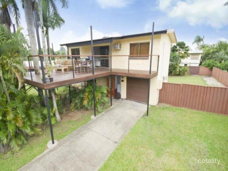 18 Pepperina St, Mooroobool, QLD 4870