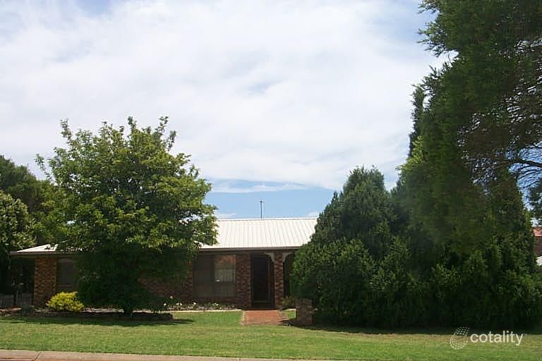 13 Riethmuller St, Kearneys Spring, QLD 4350