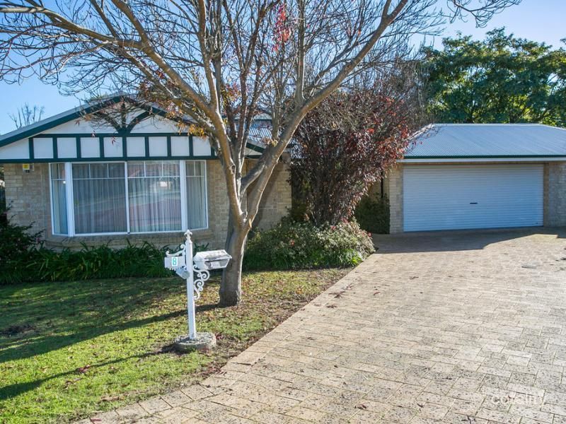 8 Rainbow Gdns, Bibra Lake, WA 6163