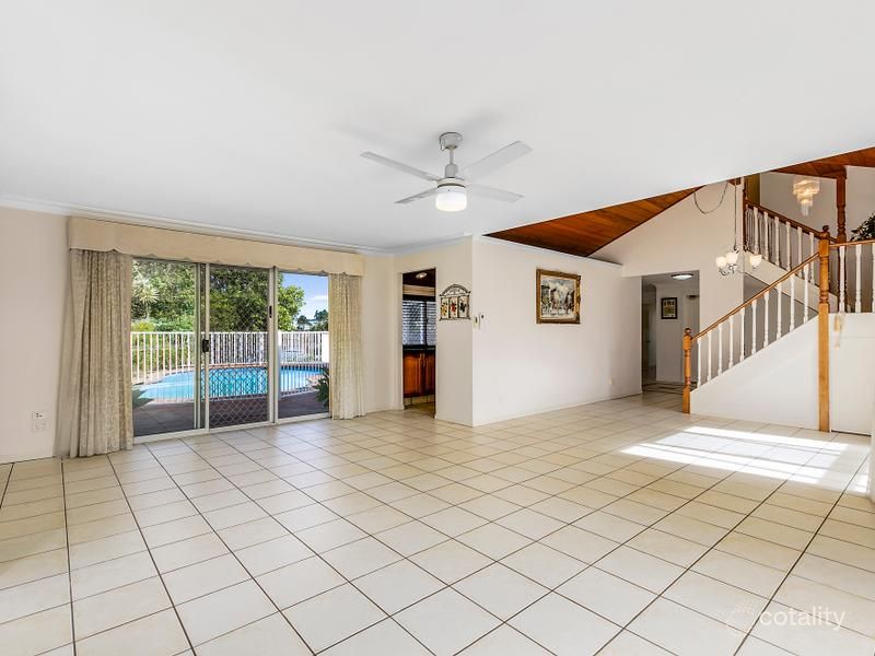 5 Village Low Rd, Benowa, QLD 4217