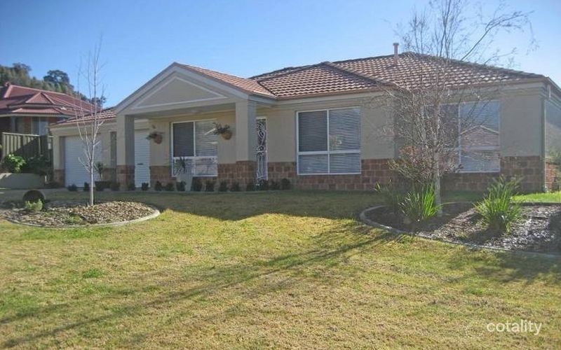 4 Hillock Ave, East Albury, NSW 2640