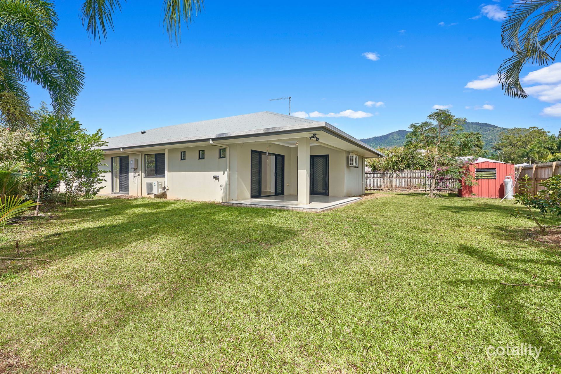 13 Baldwin Cl, White Rock, QLD 4868