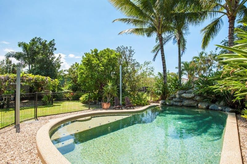 21 Thooleer Cl, Cooya Beach, QLD 4873