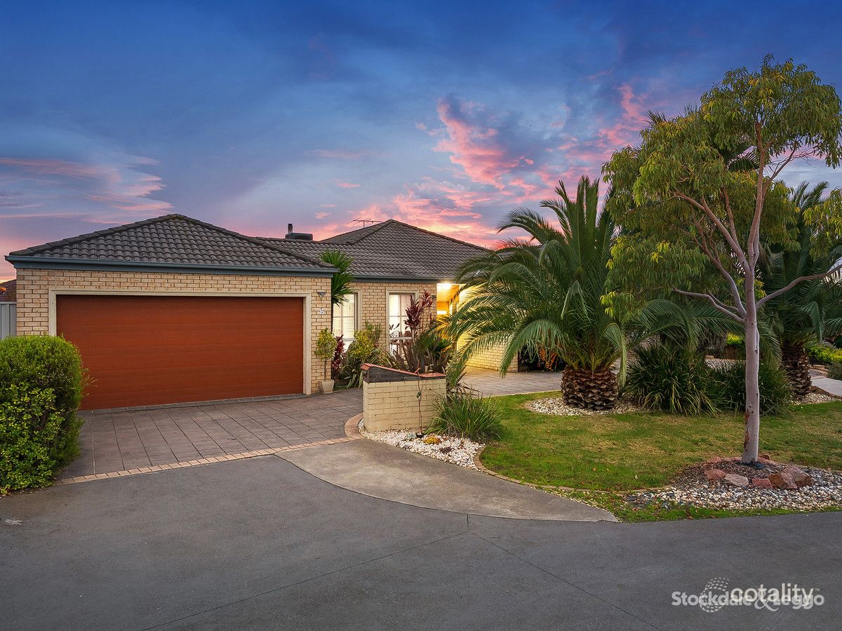 15 Gatehouse Pde, Cranbourne East, VIC 3977