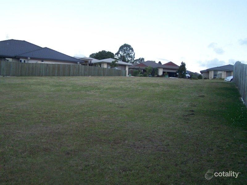 11 Chairmans Cl, Jones Hill, QLD 4570