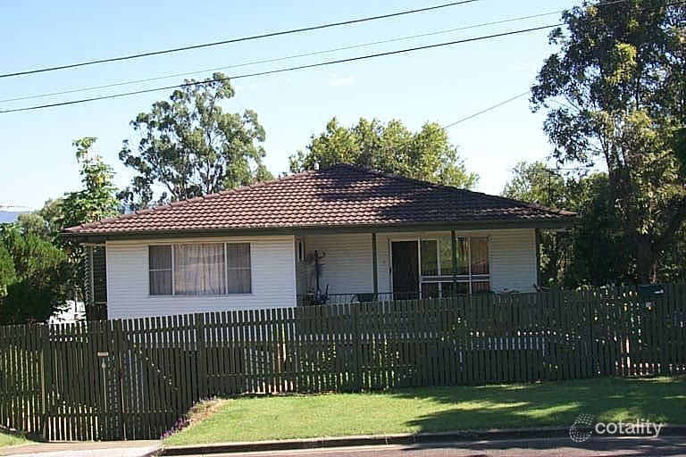 9 Dawn Pde, Riverview, QLD 4303