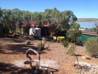 1 Parakeelya Rtt, Douglas Point South, SA 5601