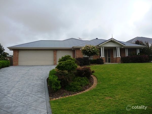 5 Pinnacle Cl, Bolwarra Heights, NSW 2320