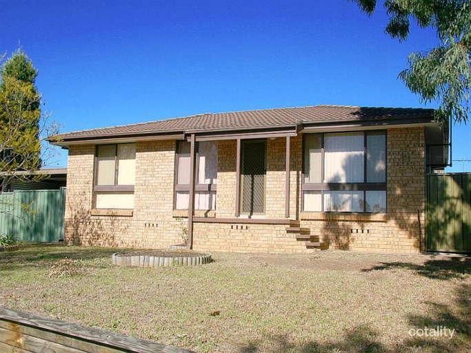 6 Hay Cl, St Clair, NSW 2759