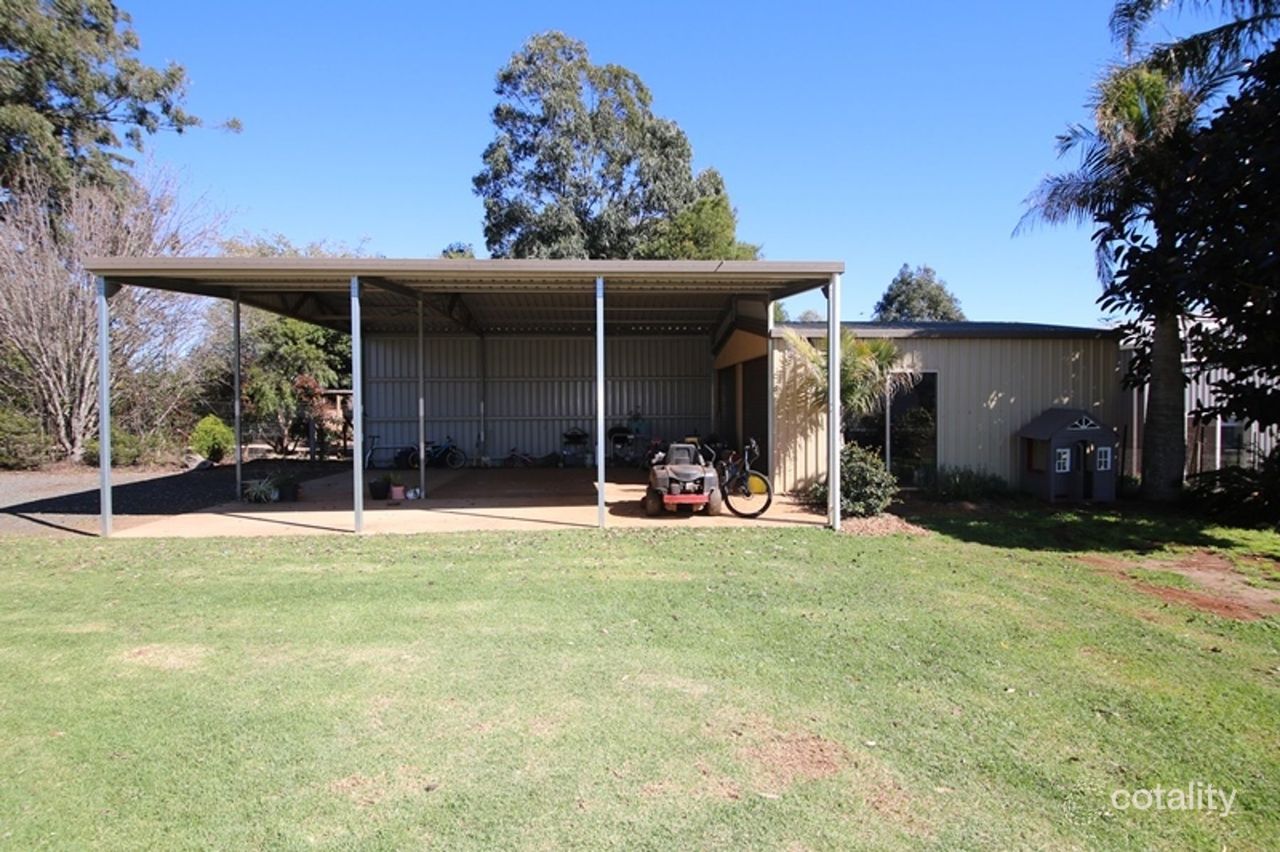 12 Kennedy St, Cabarlah, QLD 4352