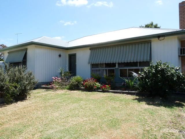 24 Roberts St, Casterton, VIC 3311