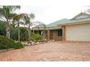 25 Waterfront Cir, Drummond Cove, WA 6532