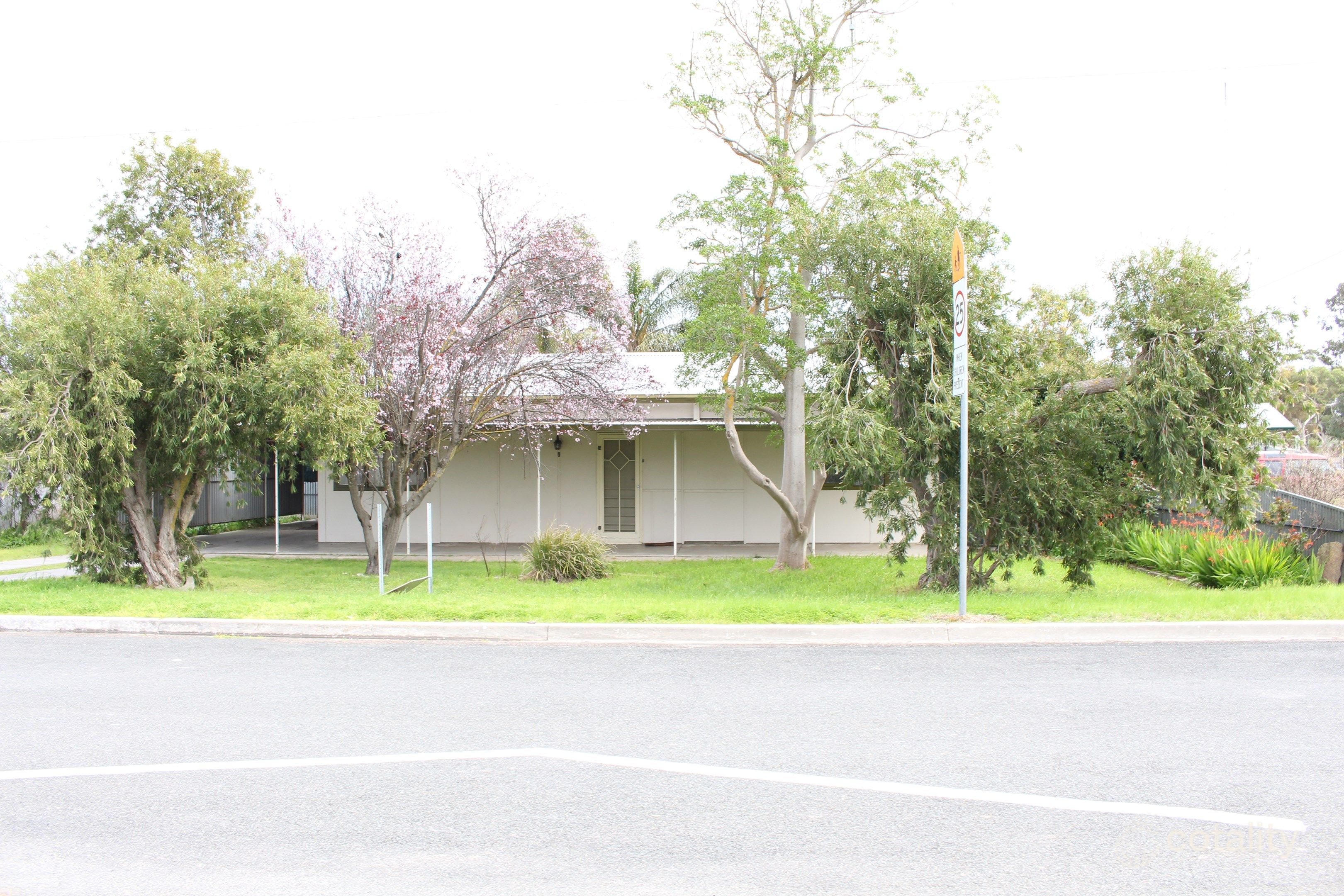 9 High St, Tintinara, SA 5266