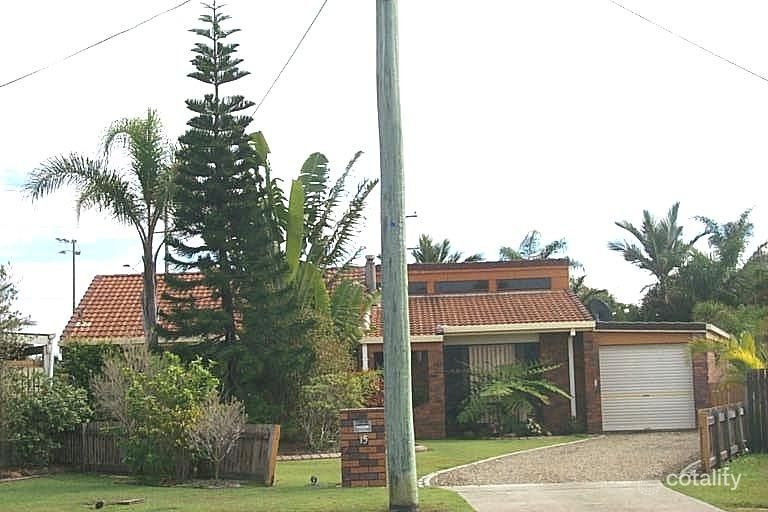 15 Peacock Cres, Bokarina, QLD 4575