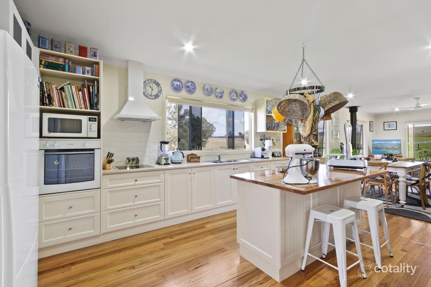 345 Buchan South Rd, Buchan South, VIC 3885