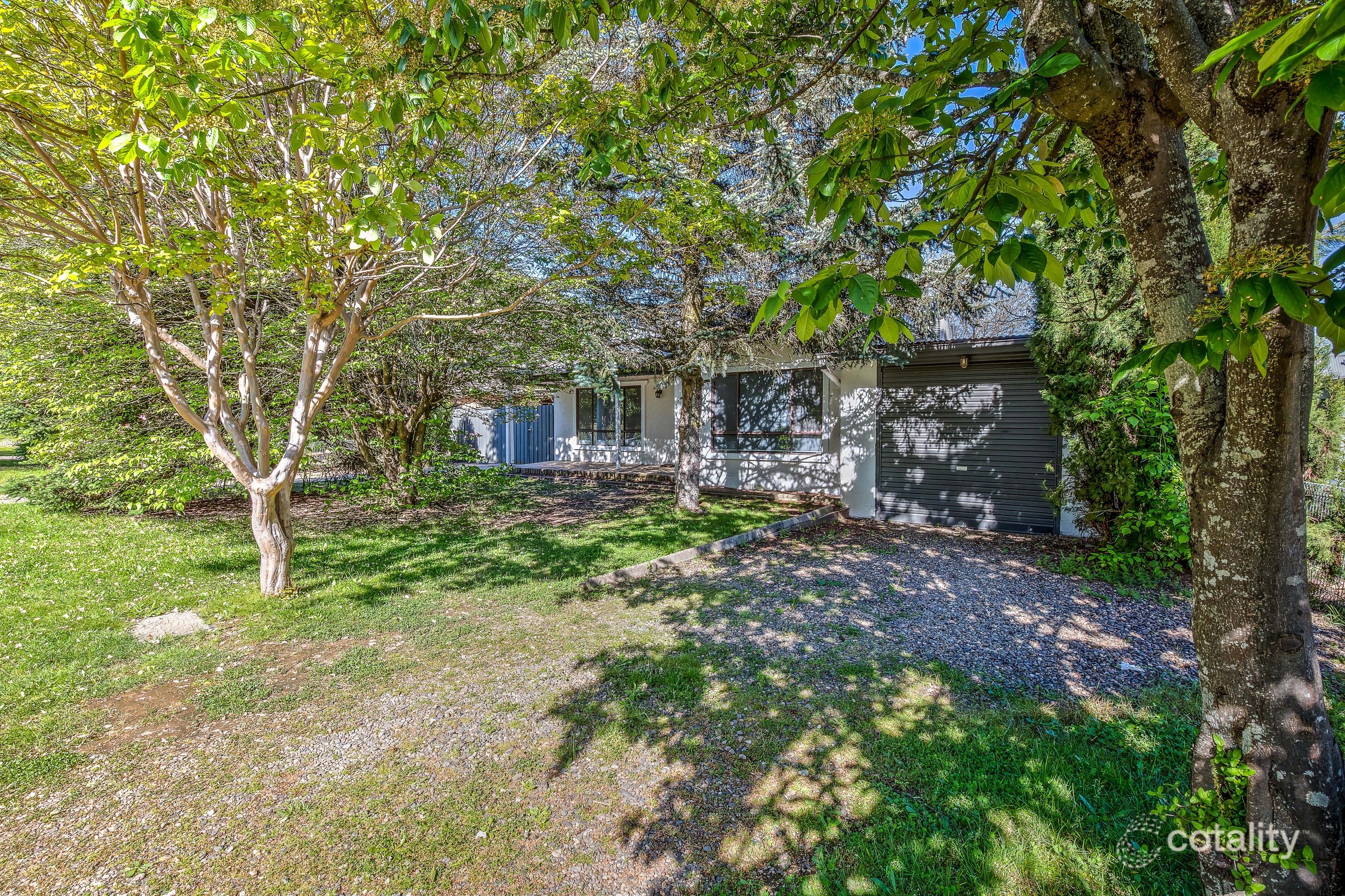 1/3 Station St, Bright, VIC 3741