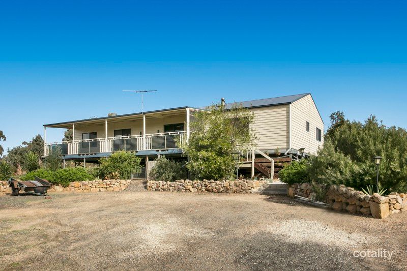 66 Hall Rd, Heathcote, VIC 3523