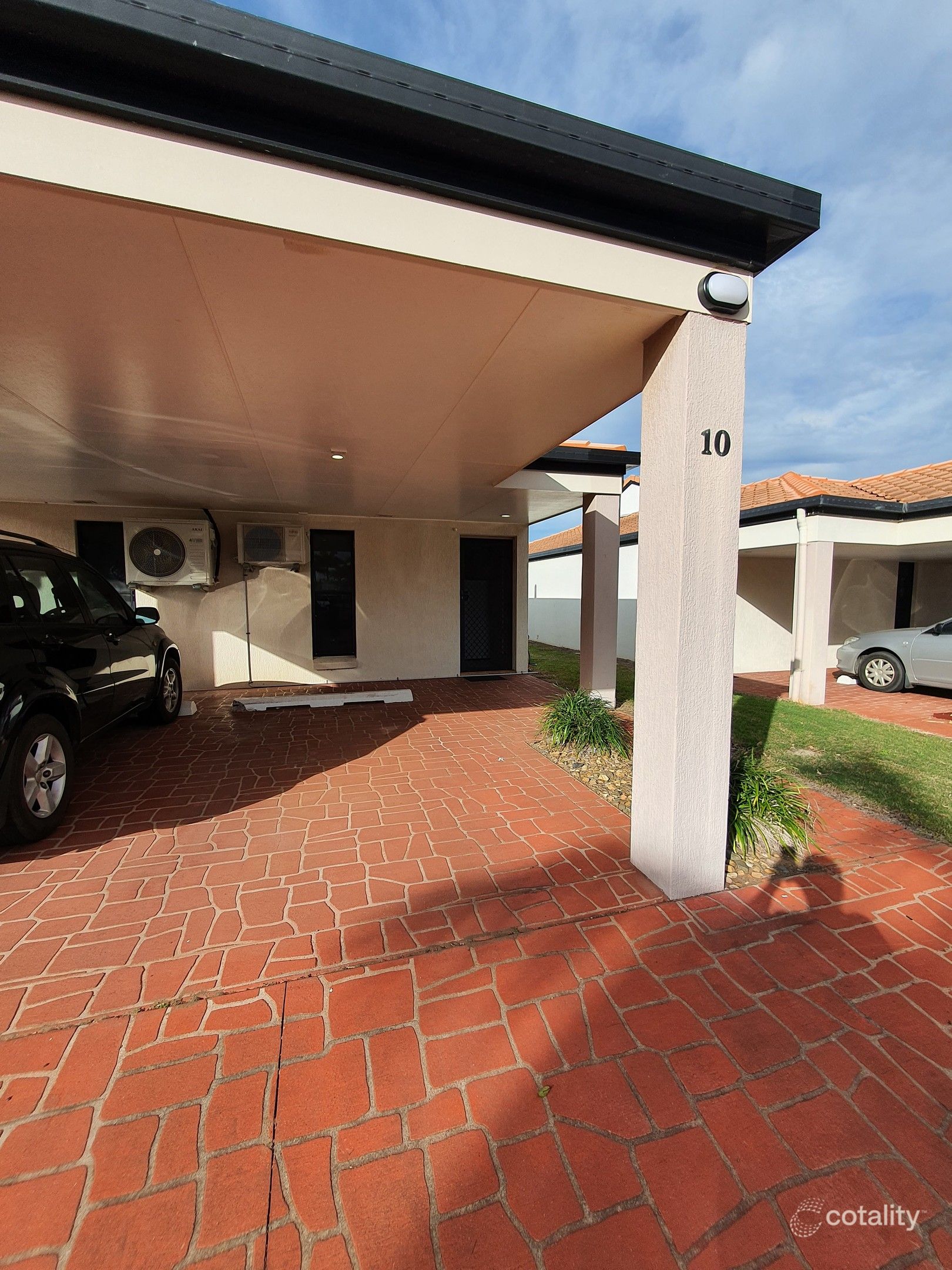 10/1 Pebble Beach Dr, Coral Cove, QLD 4670