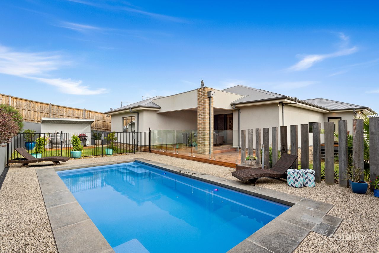 5 Avondale St, Officer, VIC 3809