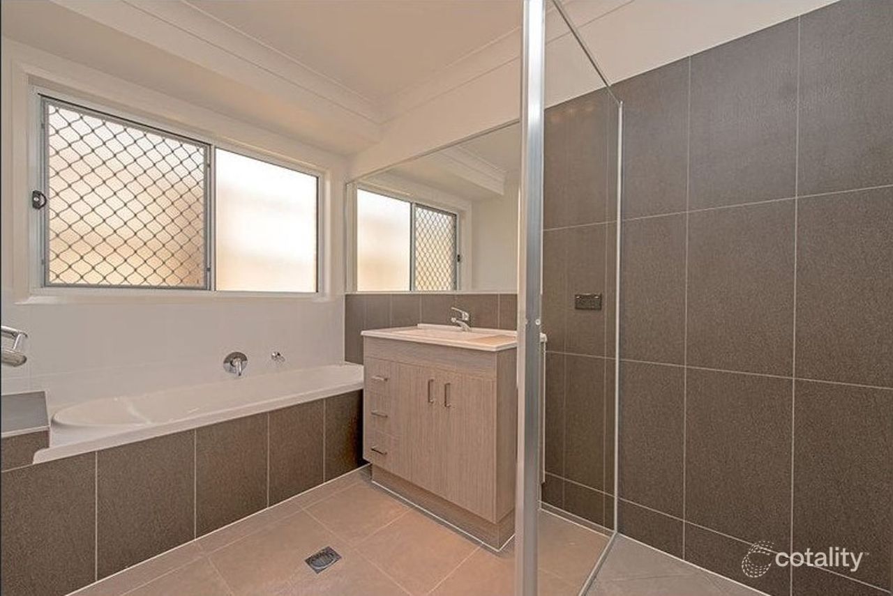 32 Parkview Dr, Glenvale, QLD 4350