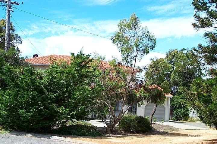 20 King George St, Little Grove, WA 6330