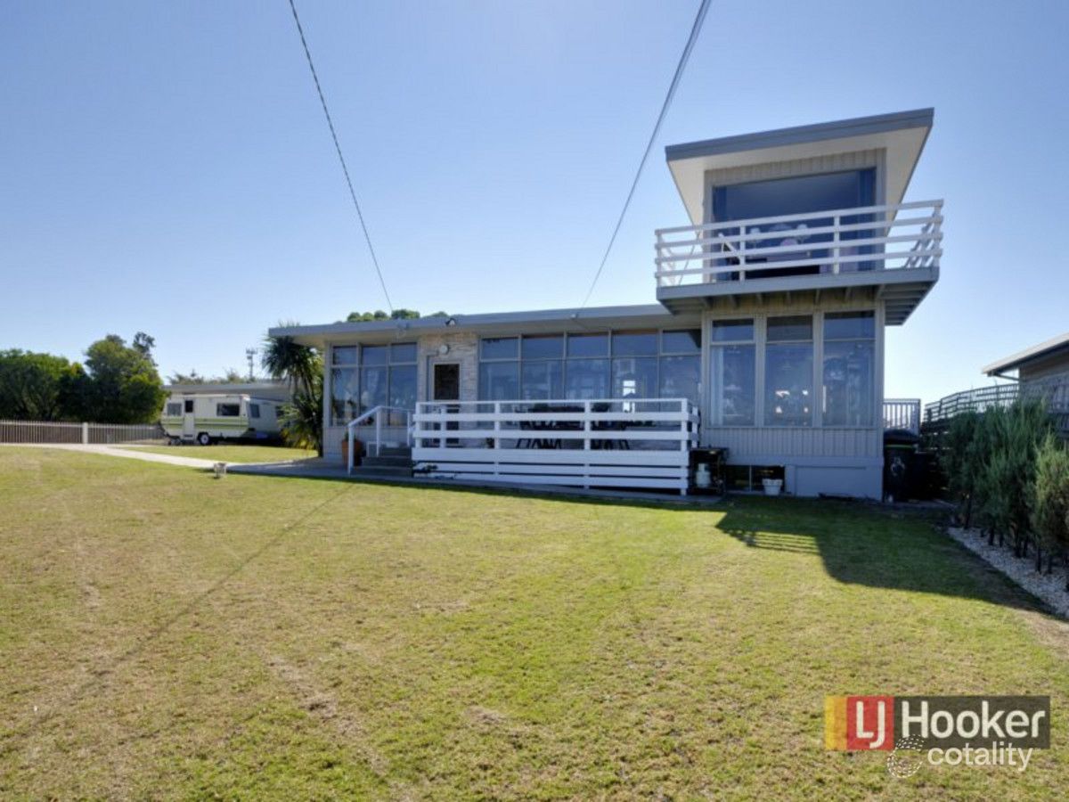 18 Grandview Rd, Lakes Entrance, VIC 3909