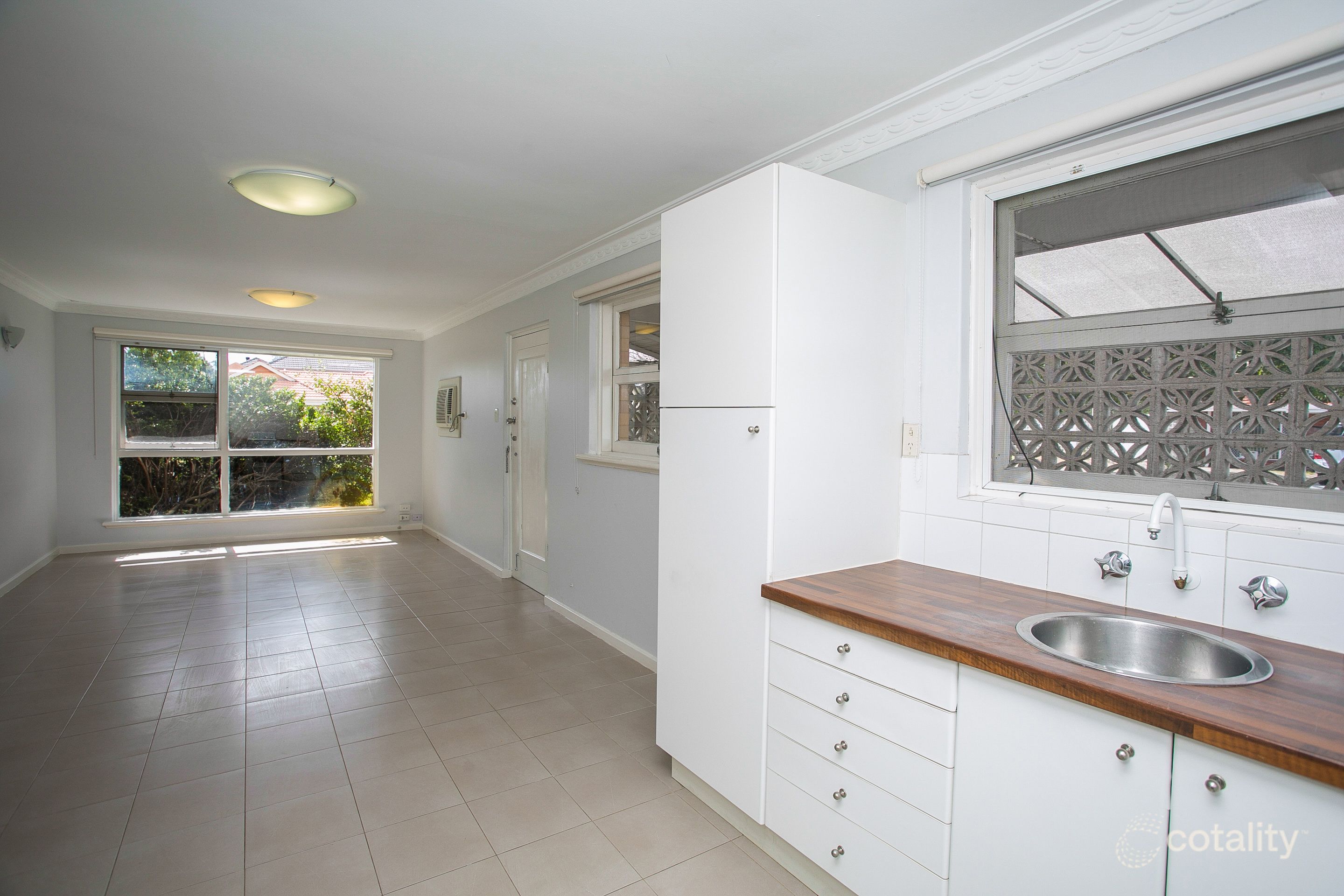 25 Surrey St, Dianella, WA 6059